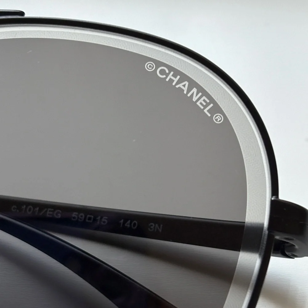 Chanel sunglasses 4260, pilot style, like new